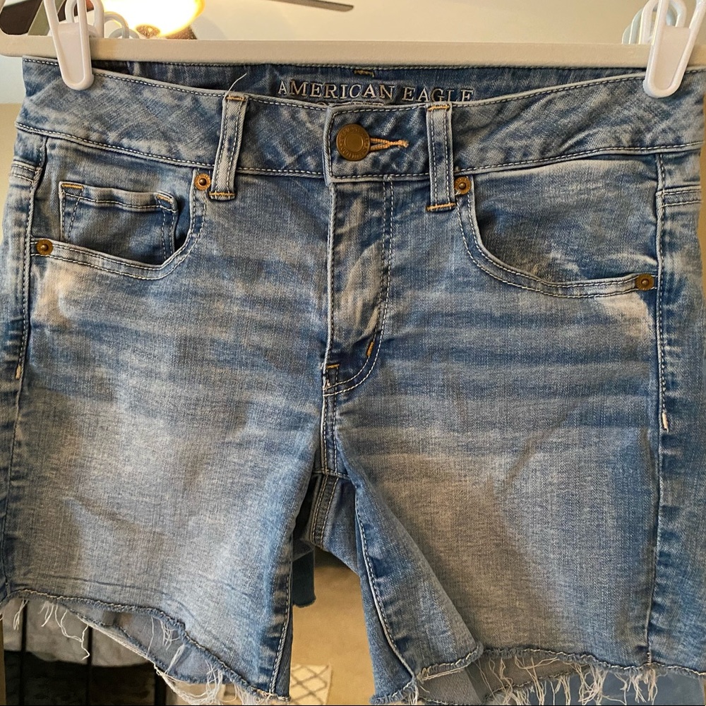 American Eagle size 8 midi shorts